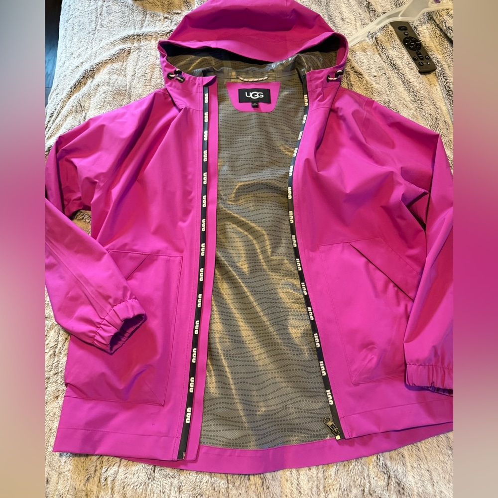 UGG Women's Vibrant Magenta Ski Jacket